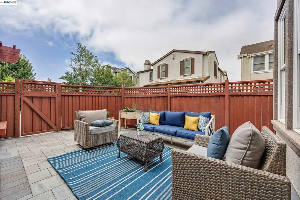 380 Tucker Ave Alameda, CA 94501