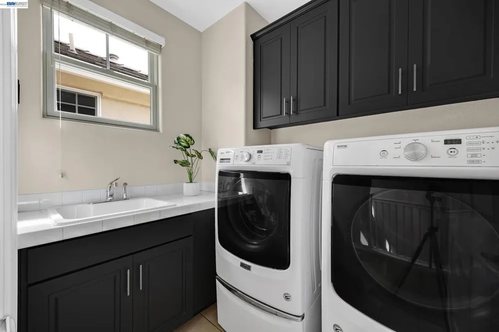 380 Tucker Ave Alameda, CA 94501