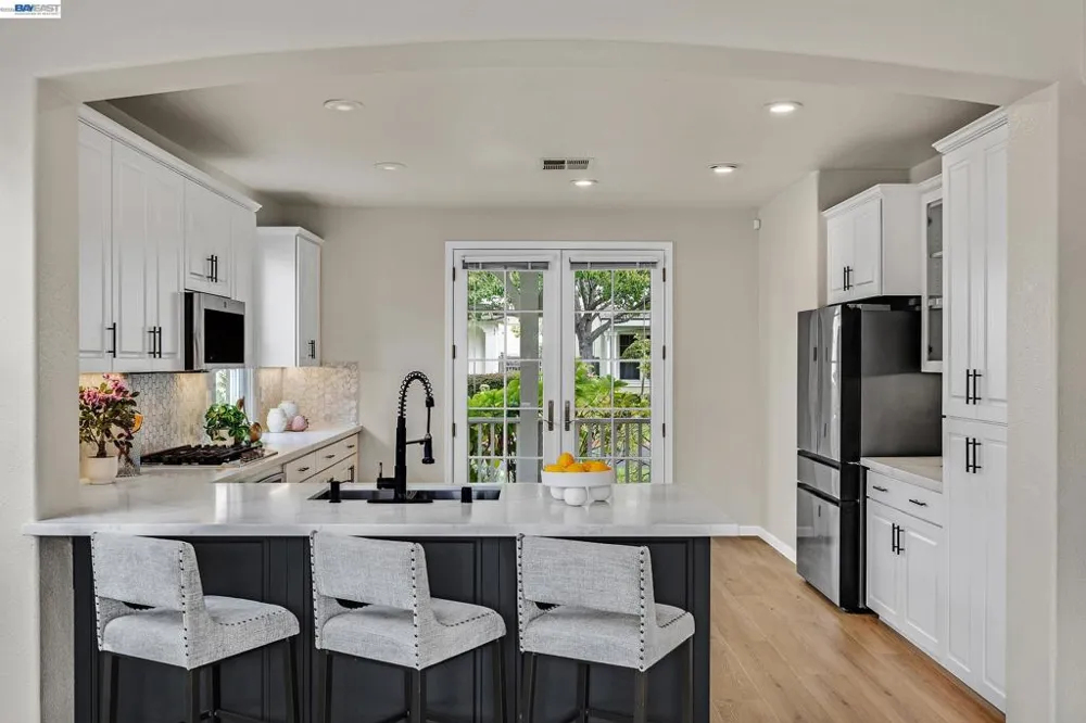380 Tucker Ave Alameda, CA 94501