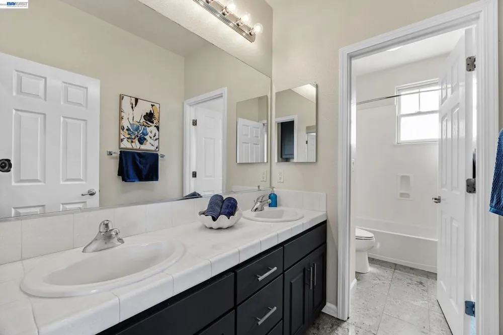 380 Tucker Ave Alameda, CA 94501