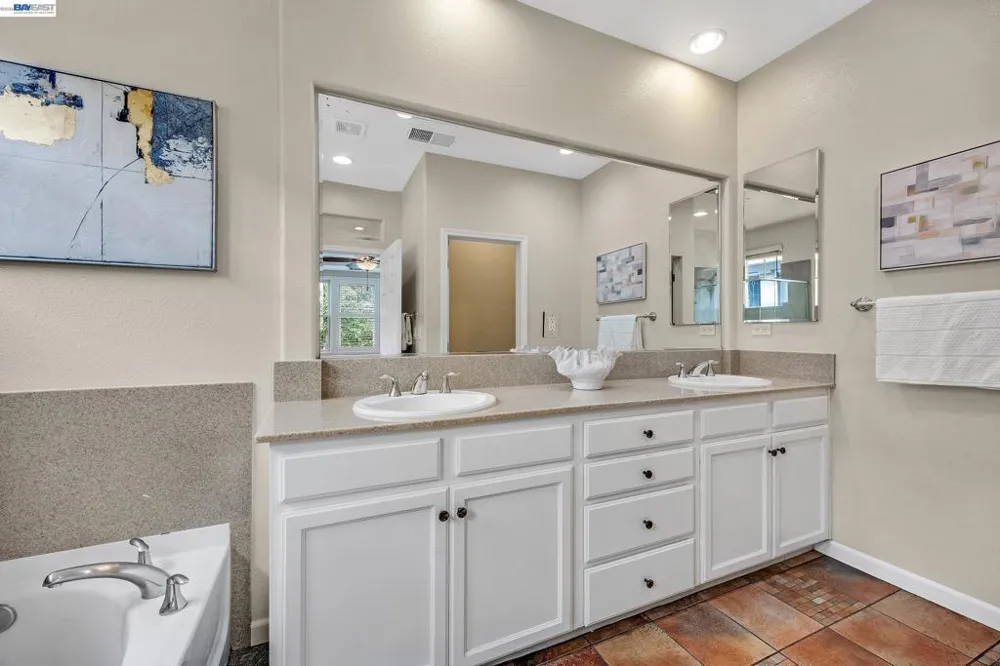 380 Tucker Ave Alameda, CA 94501