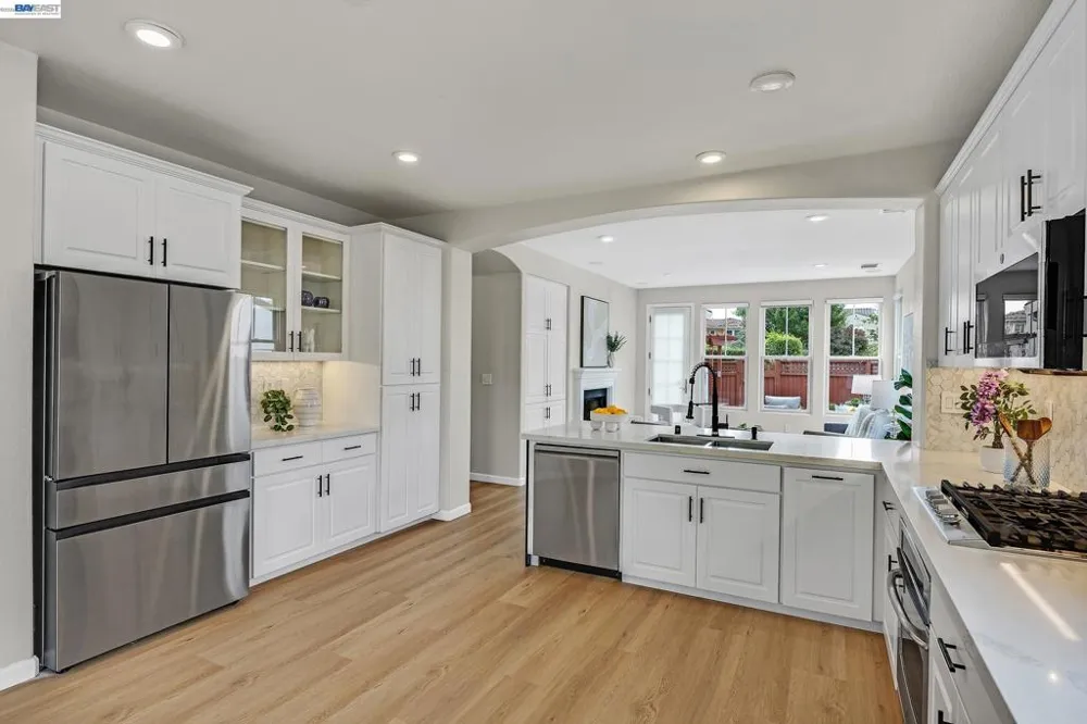 380 Tucker Ave Alameda, CA 94501