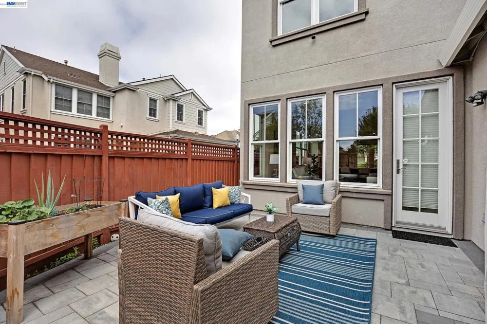 380 Tucker Ave Alameda, CA 94501