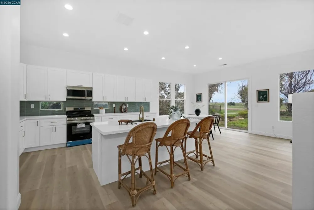 175 Oakridge Way Rio Vista, CA 94571