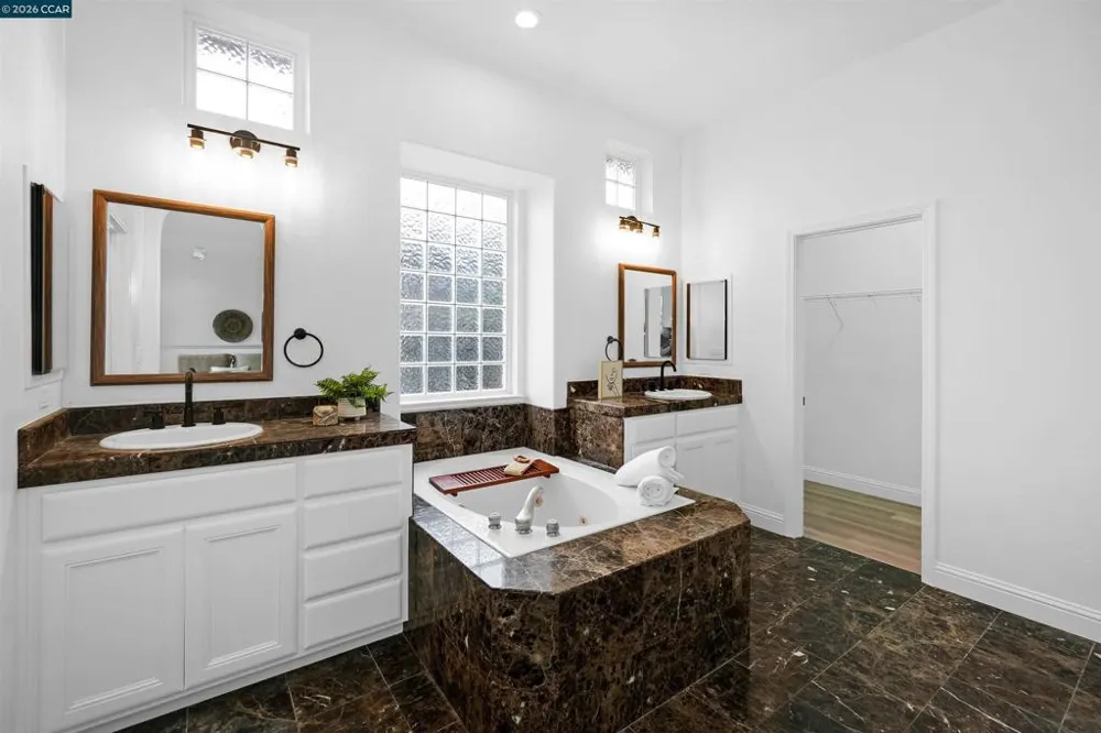 175 Oakridge Way Rio Vista, CA 94571
