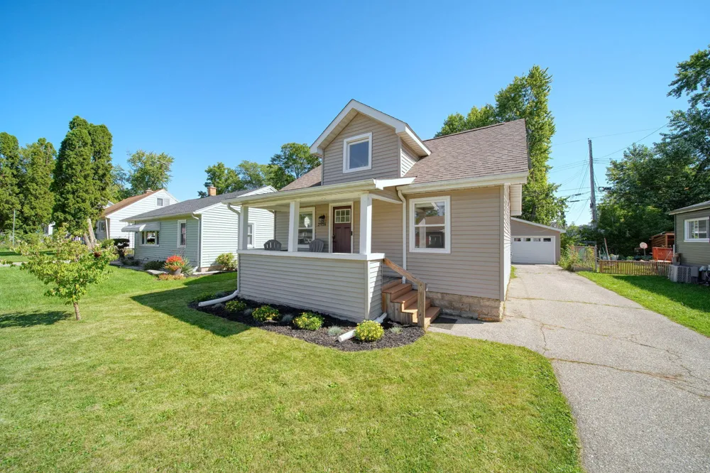 2916 Alfred Avenue Lansing, MI 48906