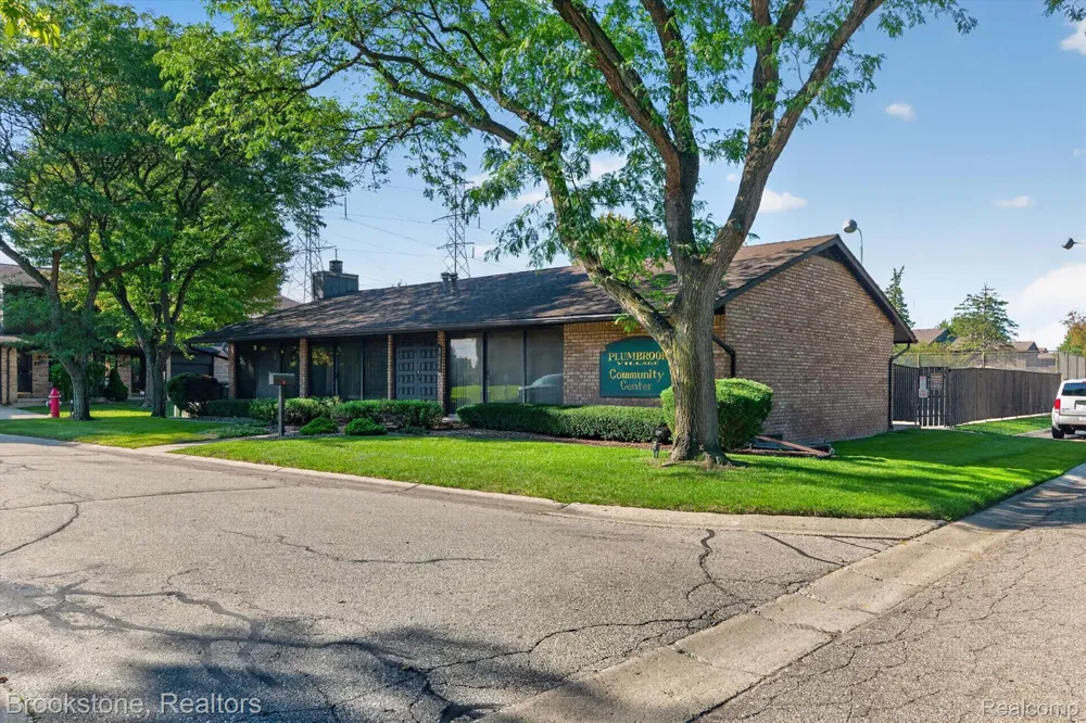 37128 Clubhouse Drive #37 Sterling Heights City, MI 48312