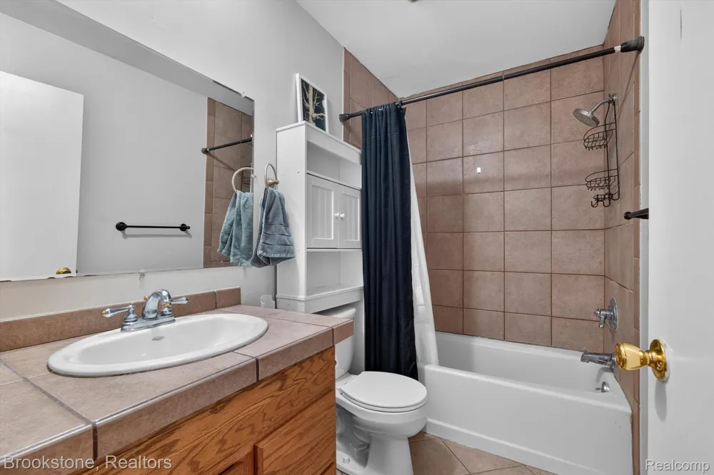 37128 Clubhouse Drive #37 Sterling Heights City, MI 48312