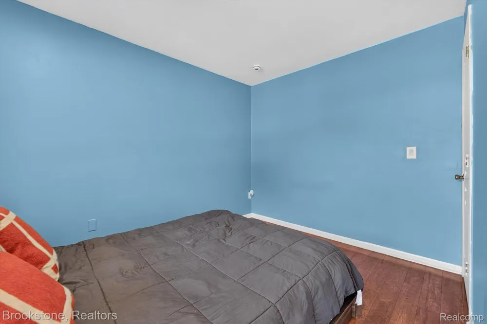 37128 Clubhouse Drive #37 Sterling Heights City, MI 48312