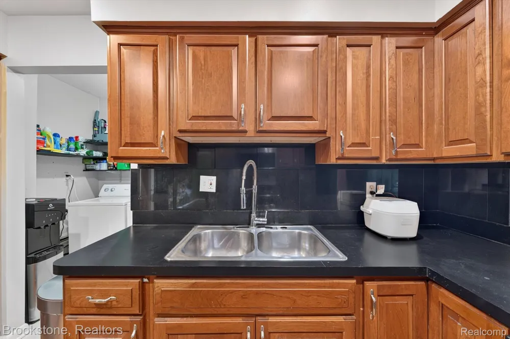 37128 Clubhouse Drive #37 Sterling Heights City, MI 48312