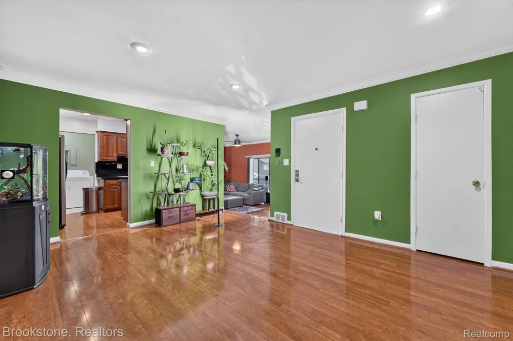 37128 Clubhouse Drive #37 Sterling Heights City, MI 48312