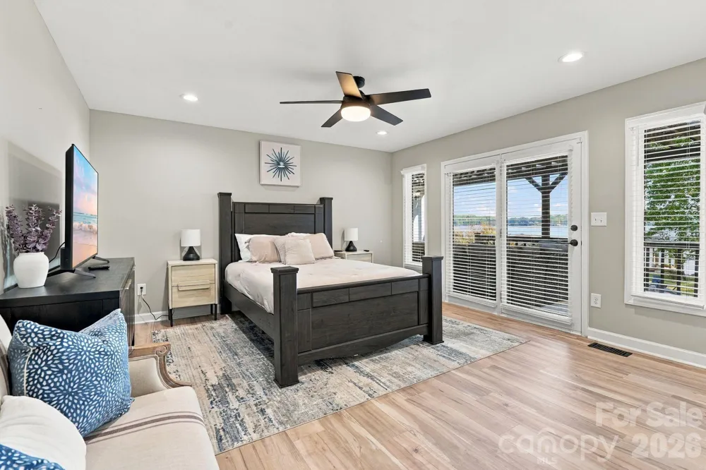 4954 Moonlite Bay Drive Sherrills Ford, NC 28673