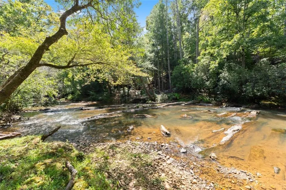 1366 Deer Woods Trail Cleveland, GA 30528