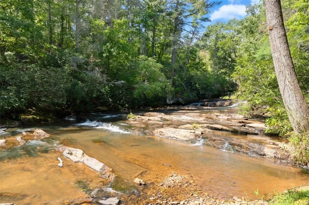 1366 Deer Woods Trail Cleveland, GA 30528