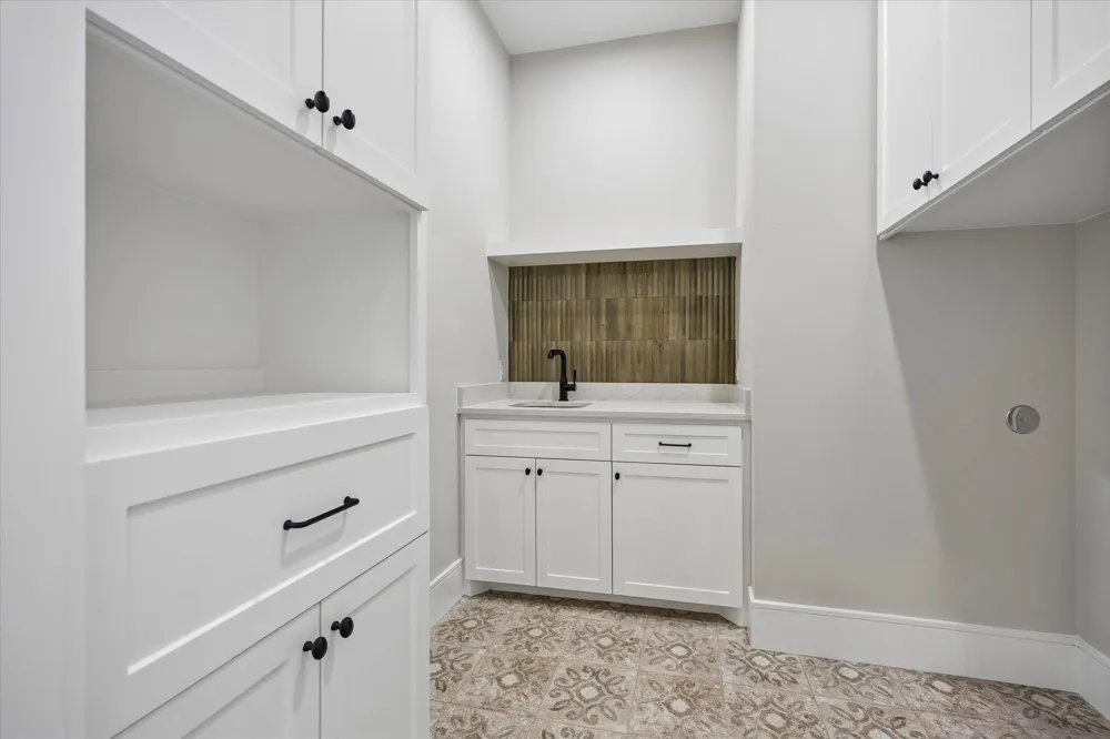 6107 Lake Street West University Place, TX 77005