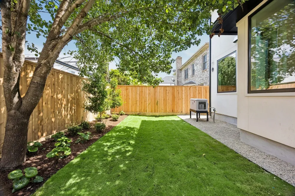 6107 Lake Street West University Place, TX 77005