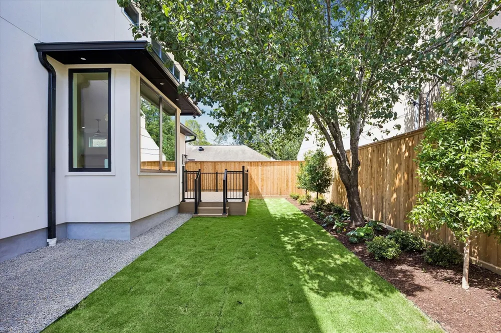 6107 Lake Street West University Place, TX 77005