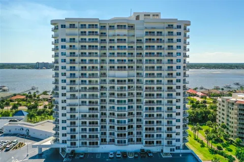 2 OCEANS WEST BOULEVARD #406