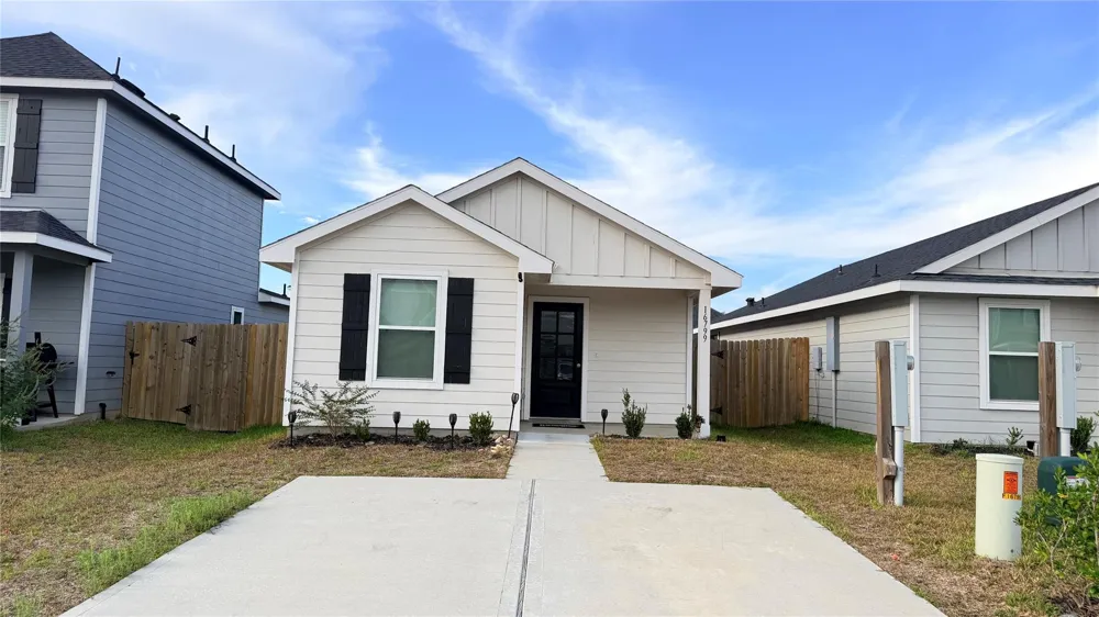 16799 Marie Village Drive Conroe, TX 77306