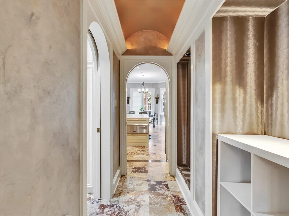 2819 Cedar Woods Place Houston, TX 77068
