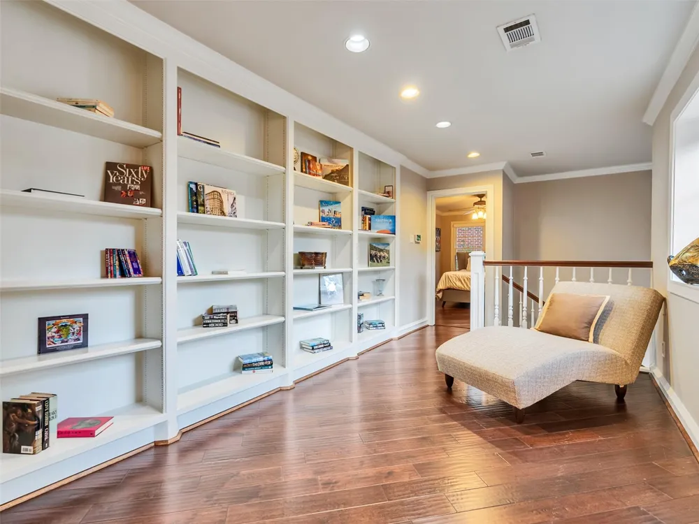 2819 Cedar Woods Place Houston, TX 77068