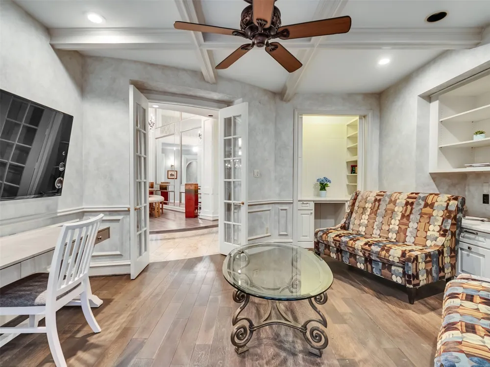 2819 Cedar Woods Place Houston, TX 77068