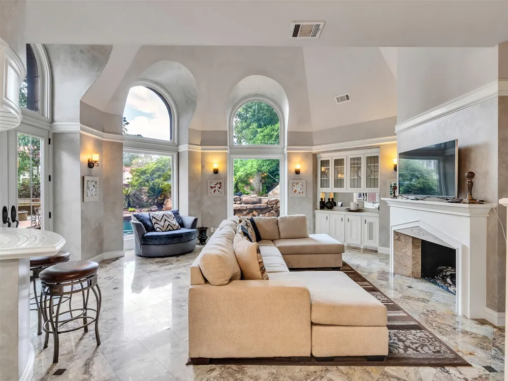 2819 Cedar Woods Place Houston, TX 77068