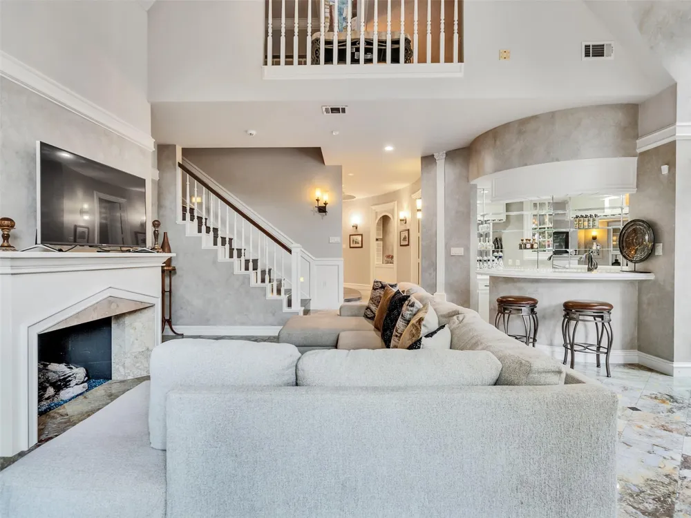 2819 Cedar Woods Place Houston, TX 77068