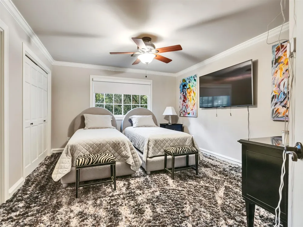 2819 Cedar Woods Place Houston, TX 77068