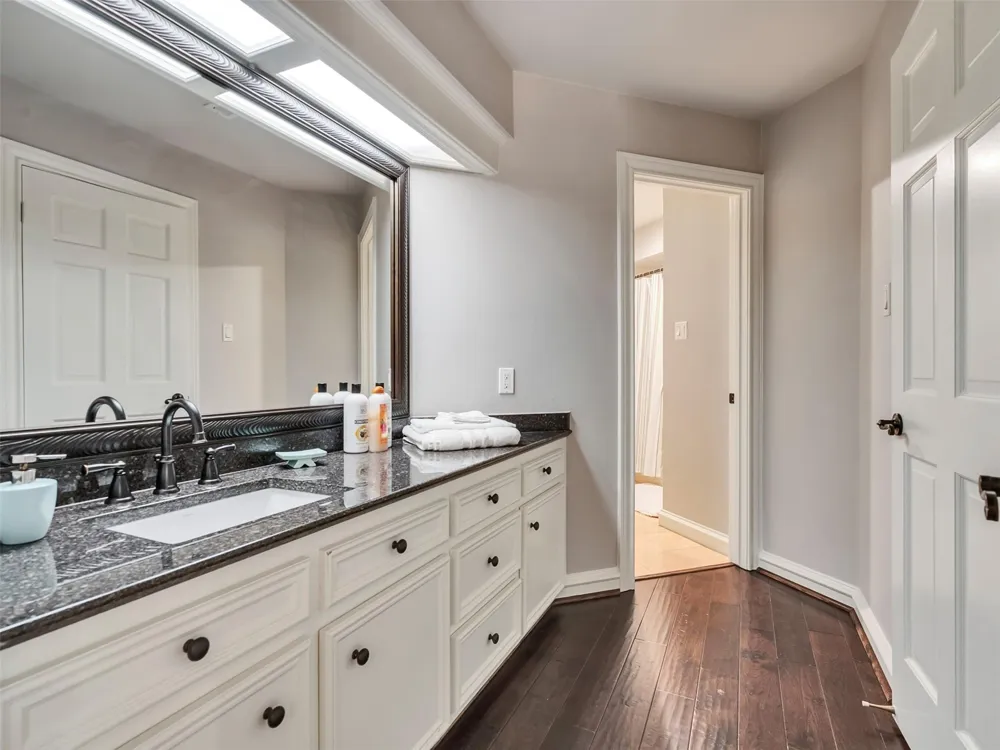 2819 Cedar Woods Place Houston, TX 77068