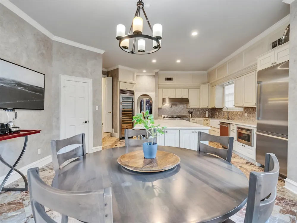 2819 Cedar Woods Place Houston, TX 77068