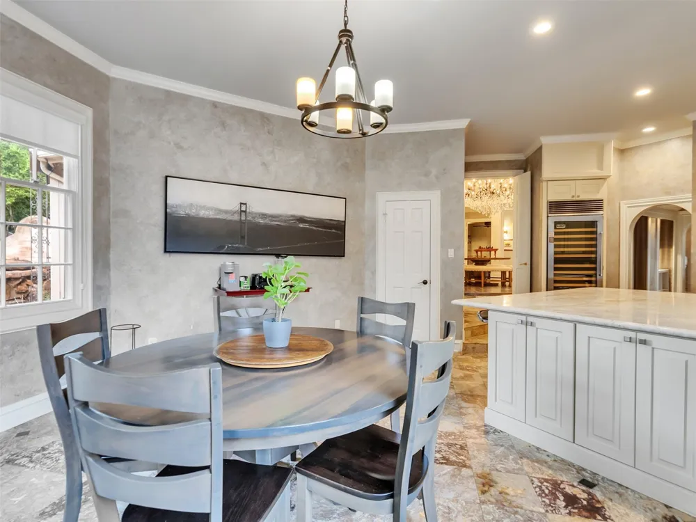 2819 Cedar Woods Place Houston, TX 77068