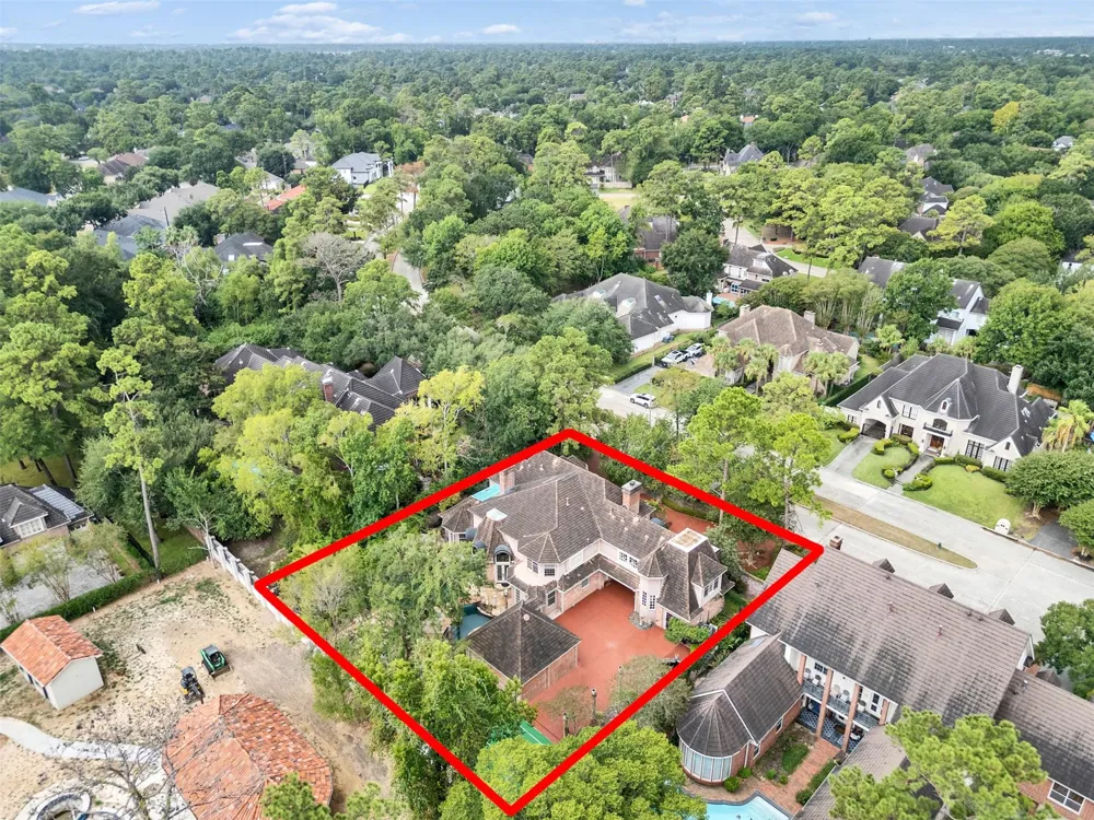 2819 Cedar Woods Place Houston, TX 77068