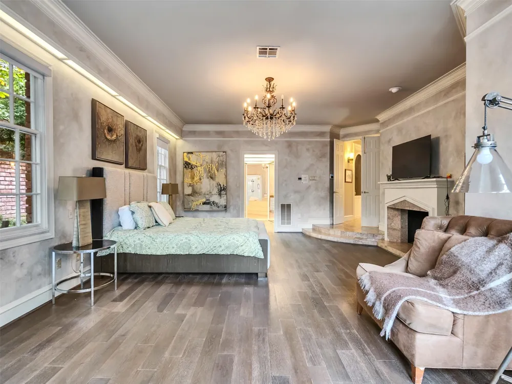 2819 Cedar Woods Place Houston, TX 77068
