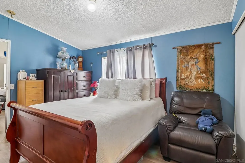 1165 Hollister #SPC 49 San Diego, CA 92154