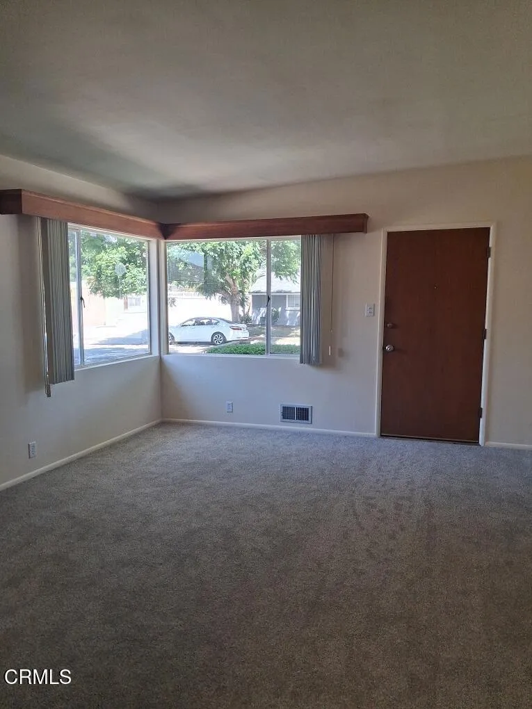3296 San Luis Street Ventura, CA 93003