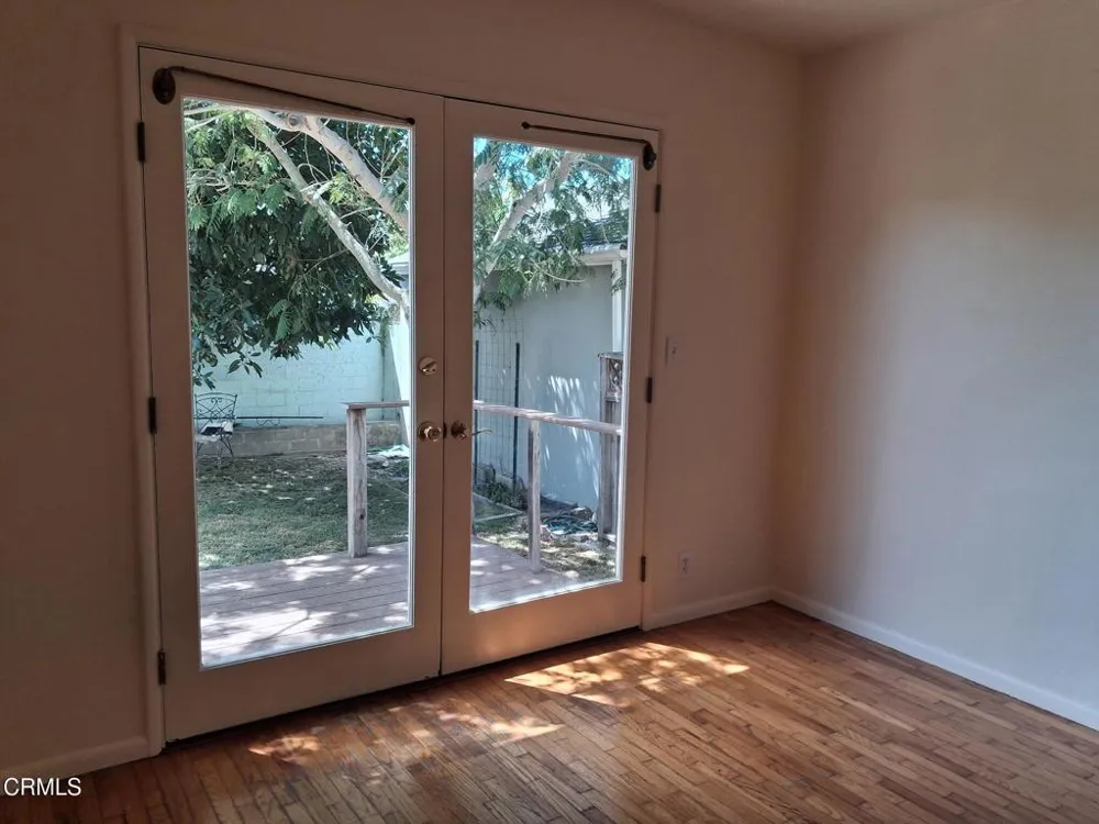 3296 San Luis Street Ventura, CA 93003