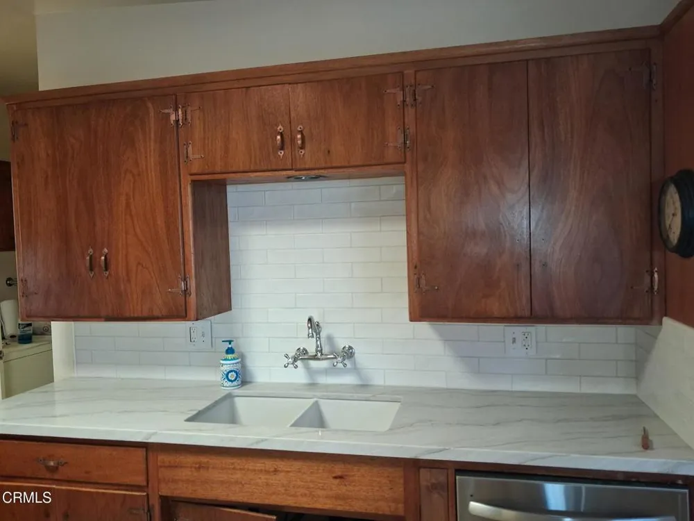 3296 San Luis Street Ventura, CA 93003