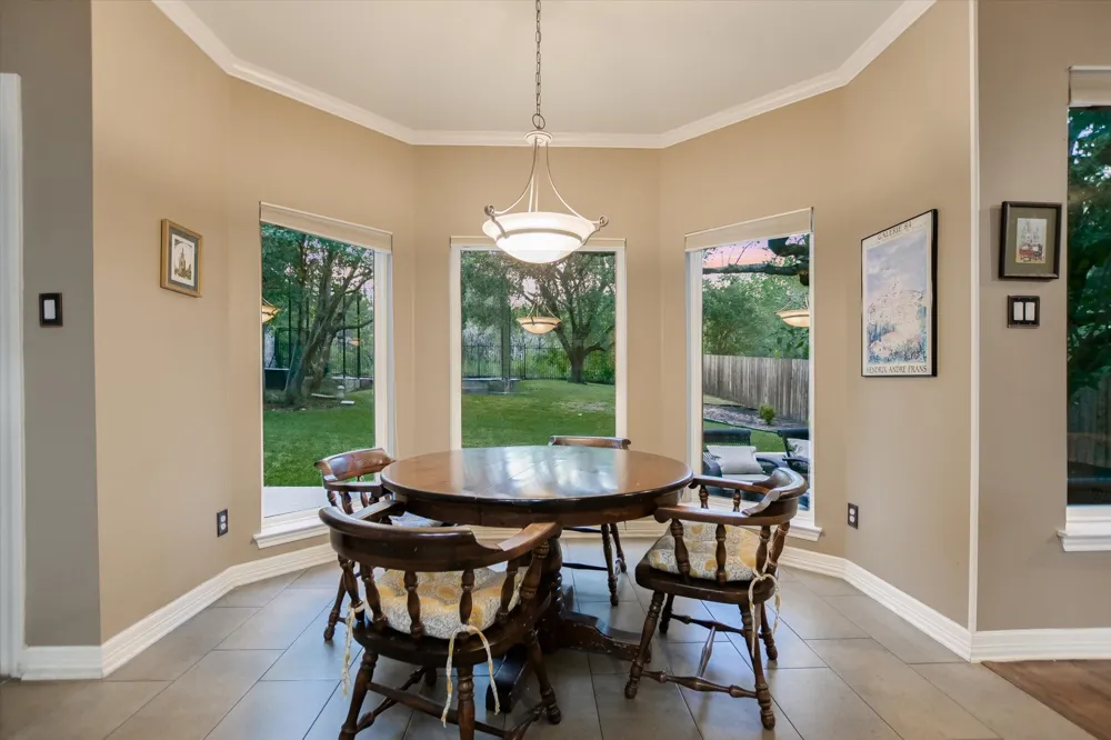 2302 Cliffs Edge Drive Austin, TX 78733