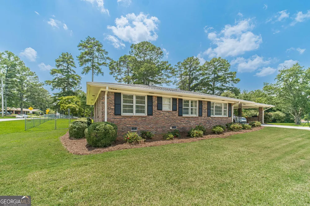 2303 Rockbridge RD Stone Mountain, GA 30087