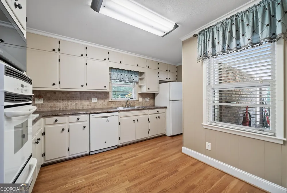 2303 Rockbridge RD Stone Mountain, GA 30087