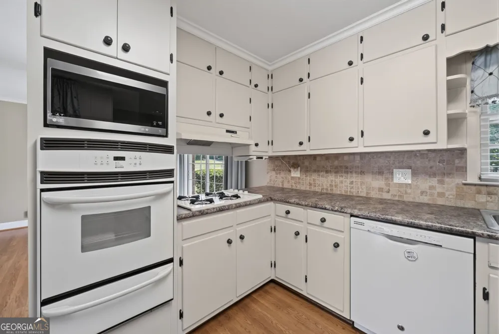2303 Rockbridge RD Stone Mountain, GA 30087