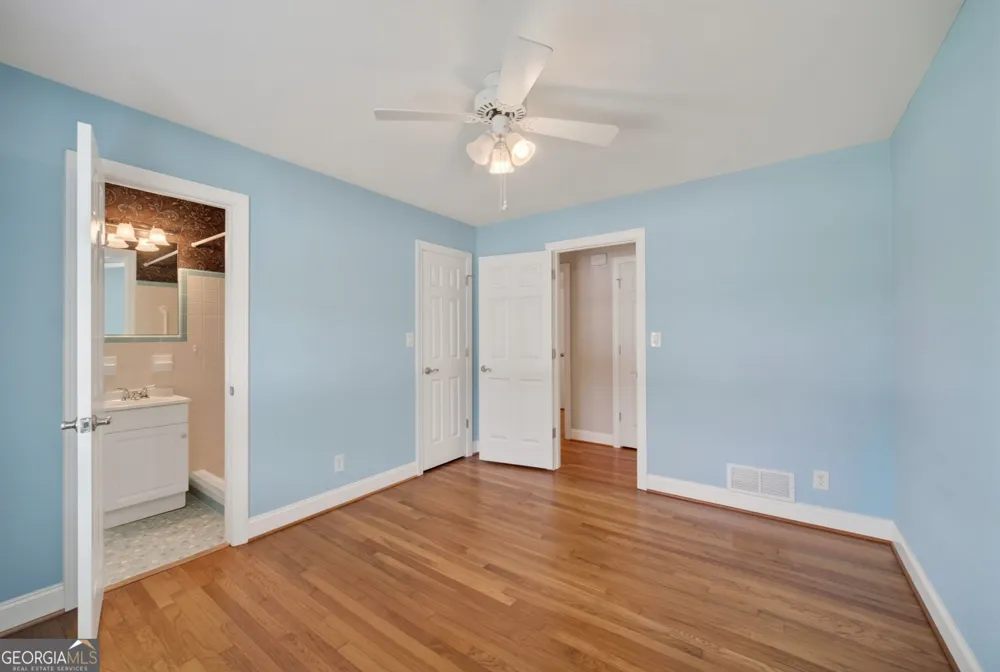 2303 Rockbridge RD Stone Mountain, GA 30087