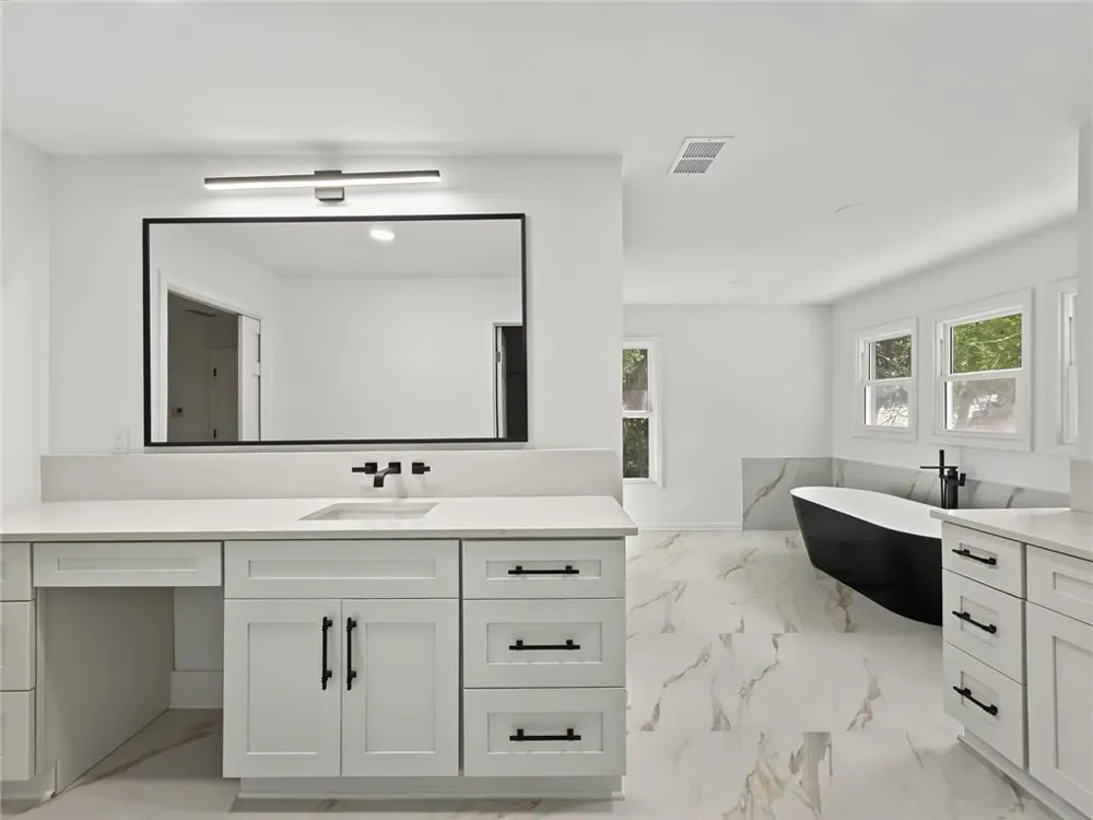4207 Lake Rill Court Marietta, GA 30062
