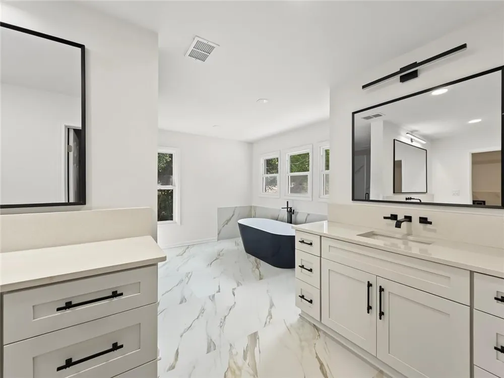 4207 Lake Rill Court Marietta, GA 30062