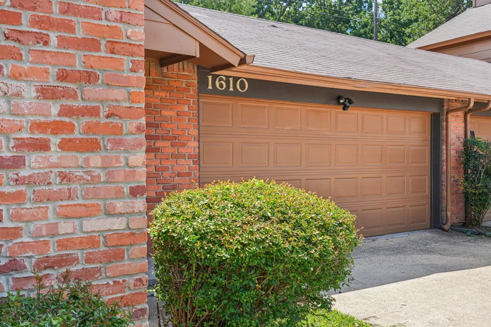 1610 Brentwood Drive Irving, TX 75061