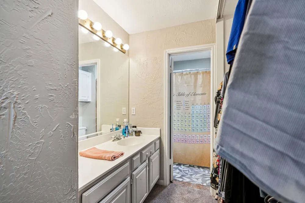 1610 Brentwood Drive Irving, TX 75061