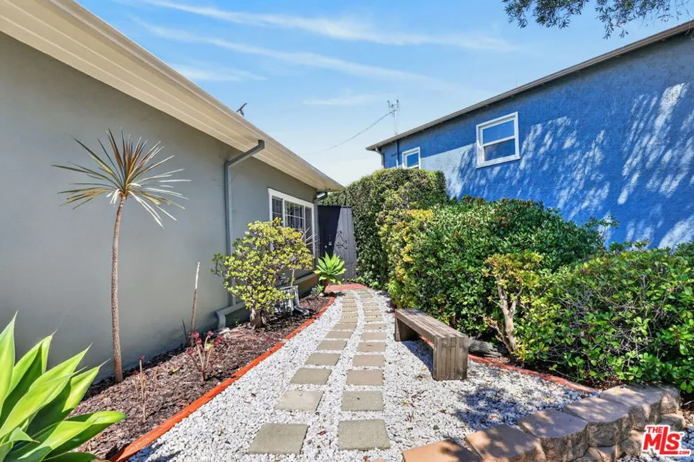 5551 Arch Crest Drive Los Angeles, CA 90043