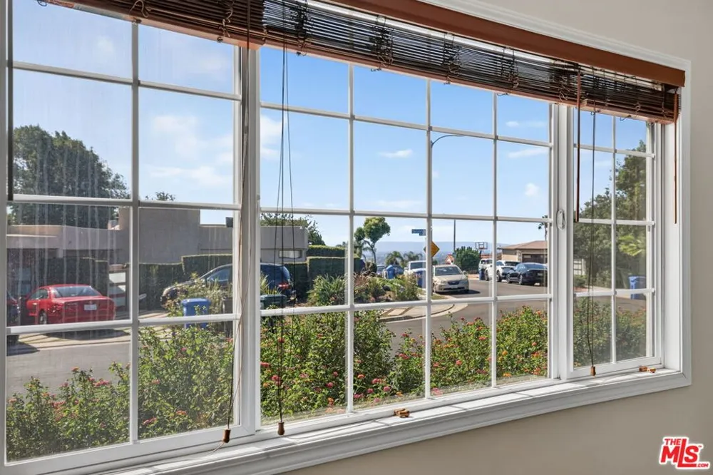 5551 Arch Crest Drive Los Angeles, CA 90043