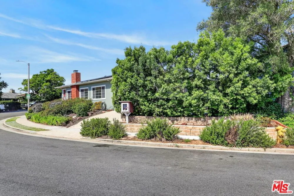 5551 Arch Crest Drive Los Angeles, CA 90043